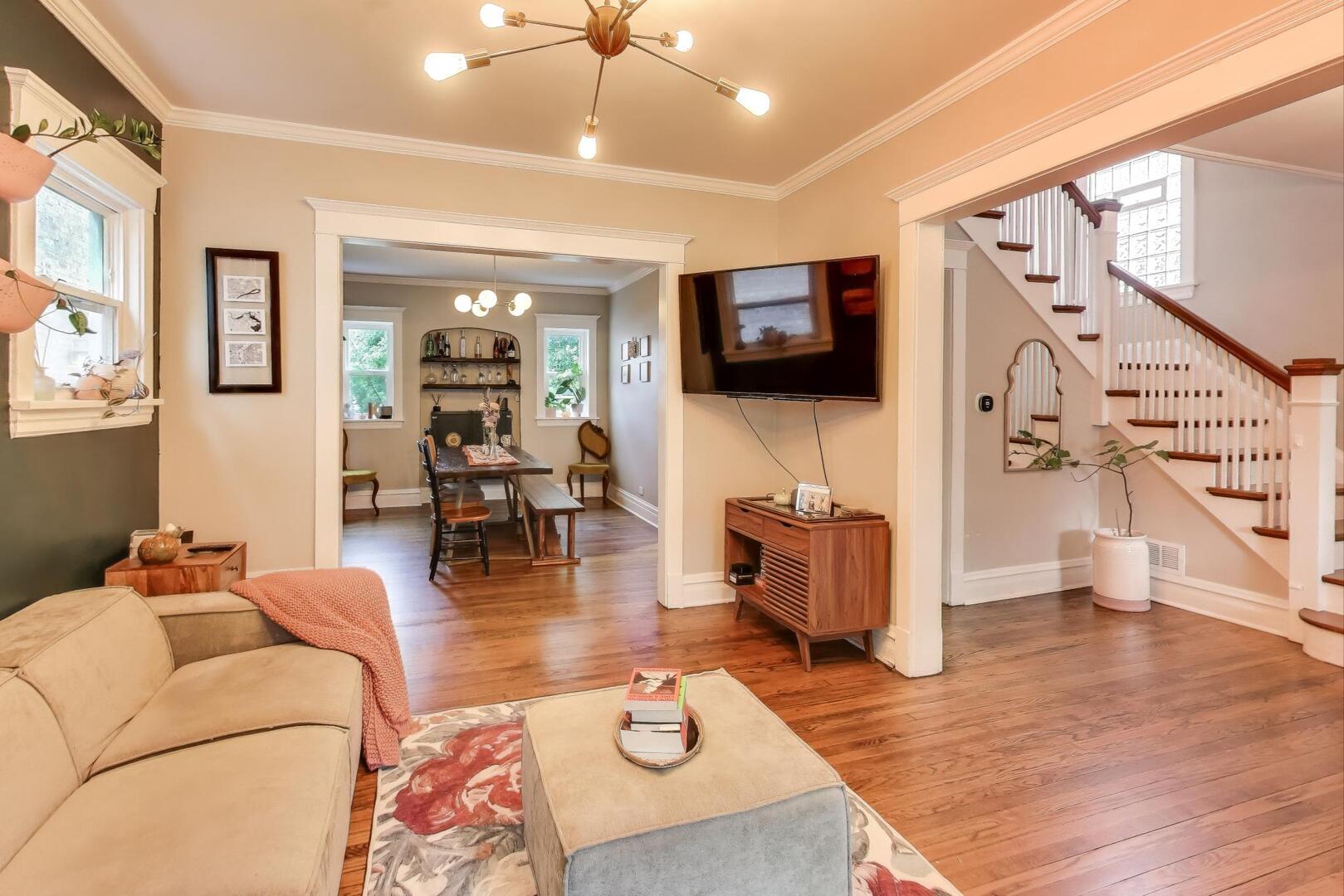 830 N Austin Boulevard