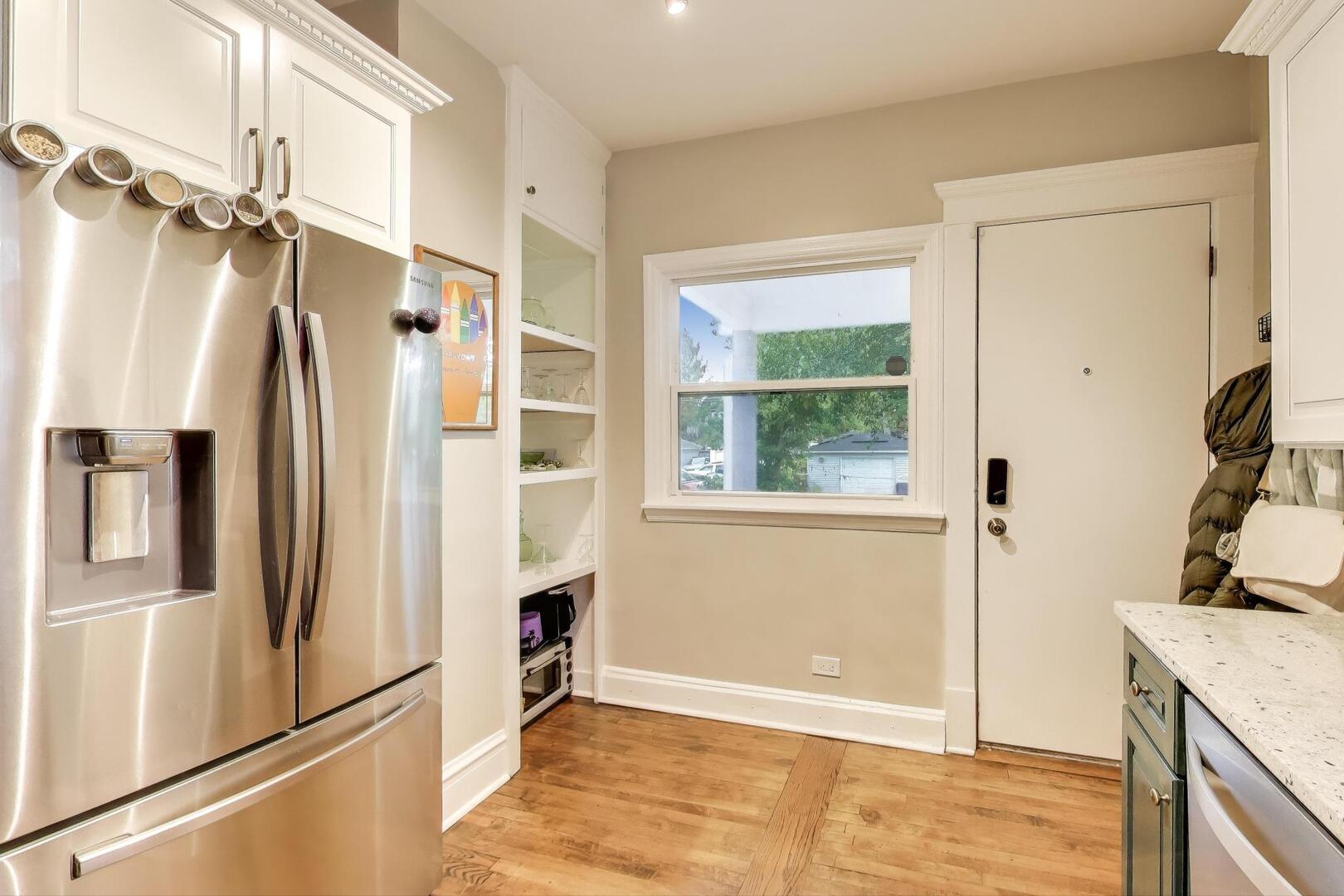 830 N Austin Boulevard