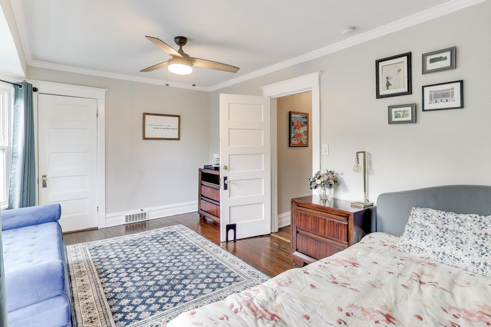 830 N Austin Boulevard