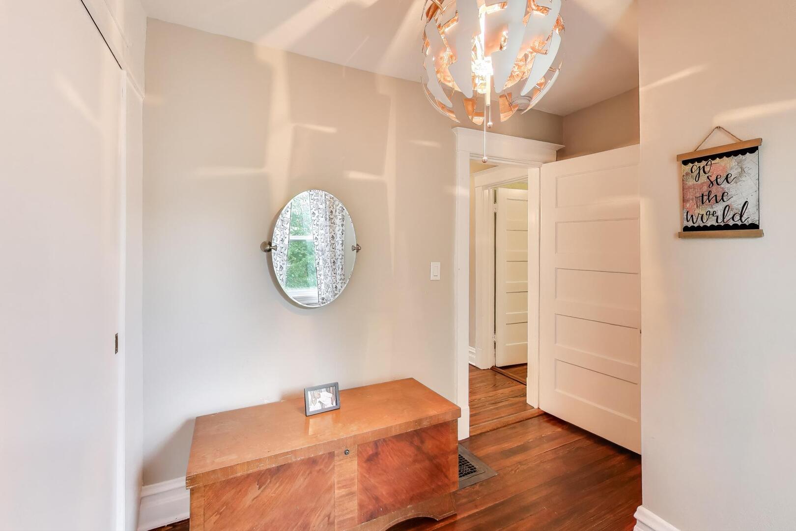 830 N Austin Boulevard