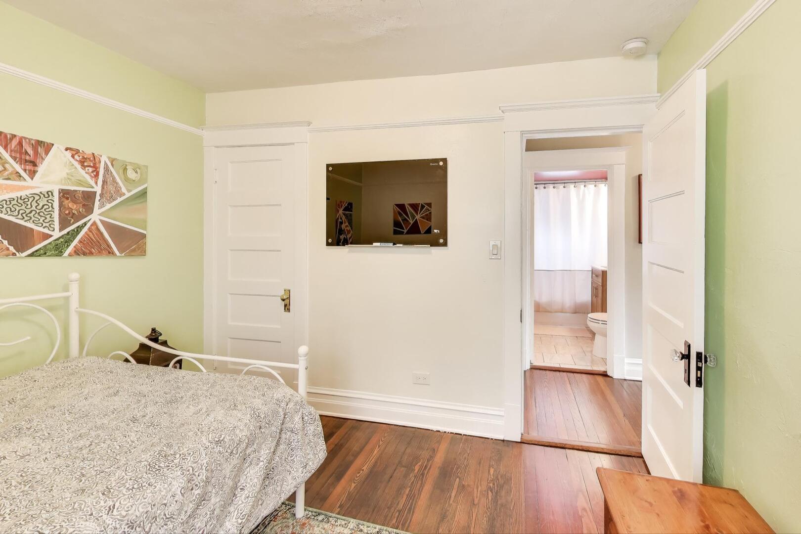 830 N Austin Boulevard