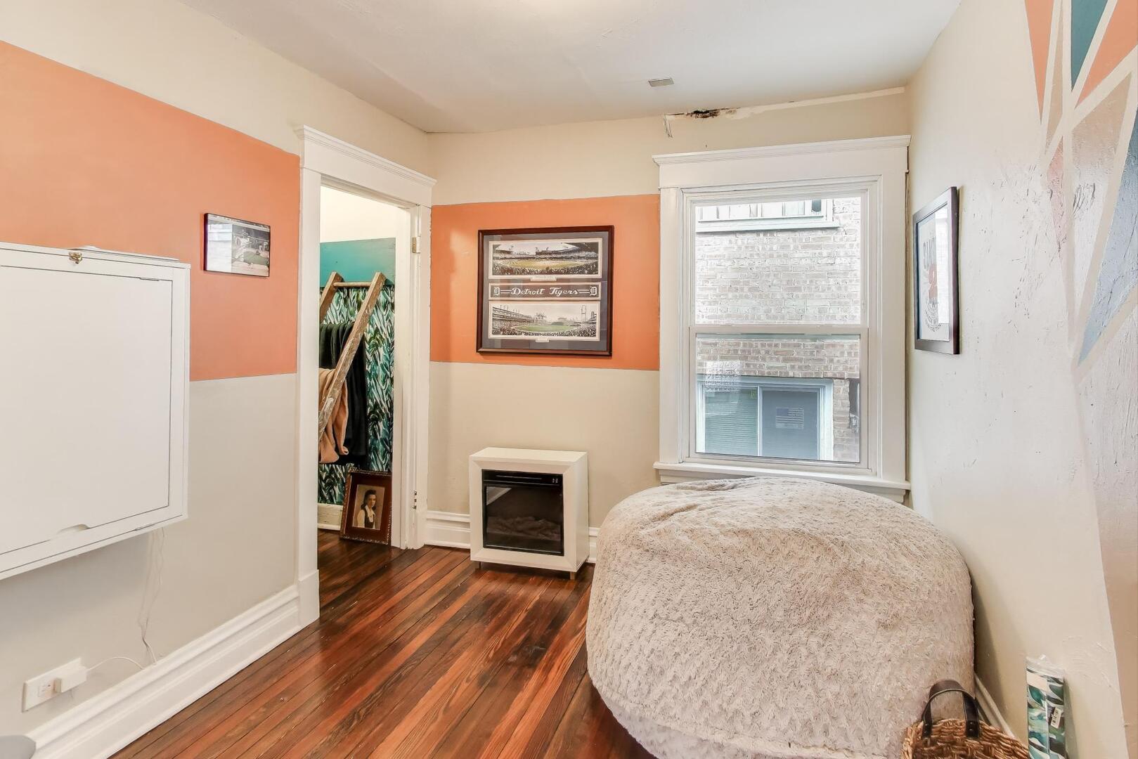 830 N Austin Boulevard