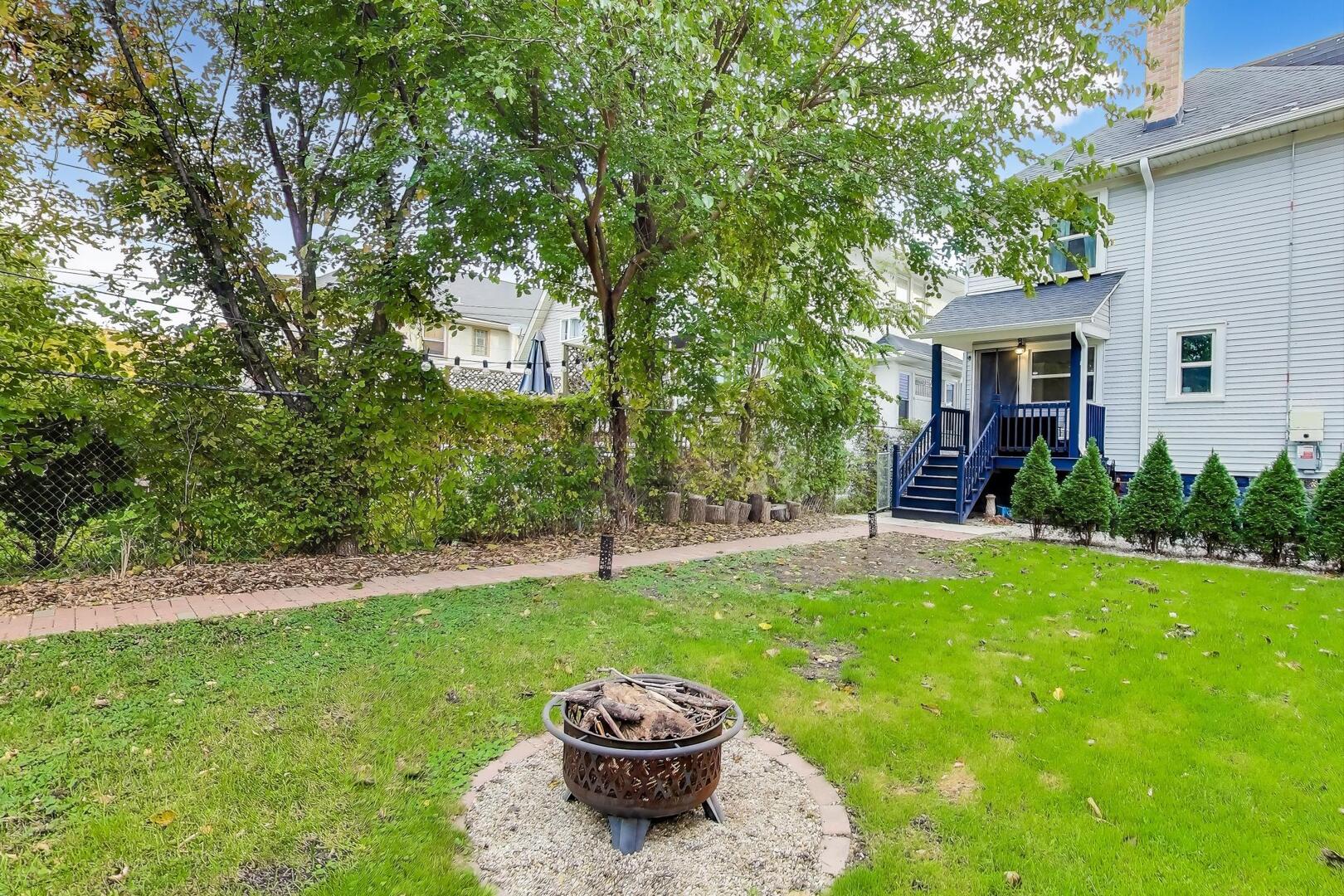 830 N Austin Boulevard