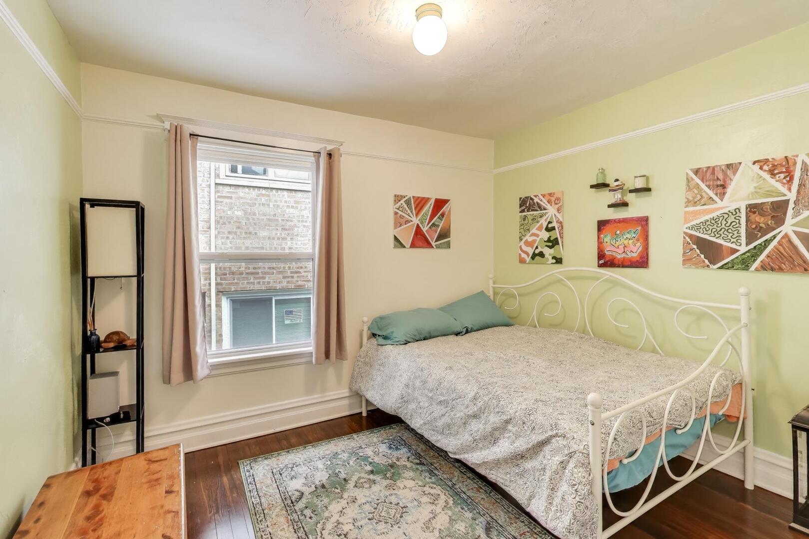 830 N Austin Boulevard