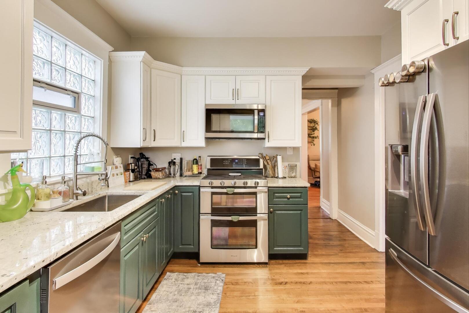 830 N Austin Boulevard