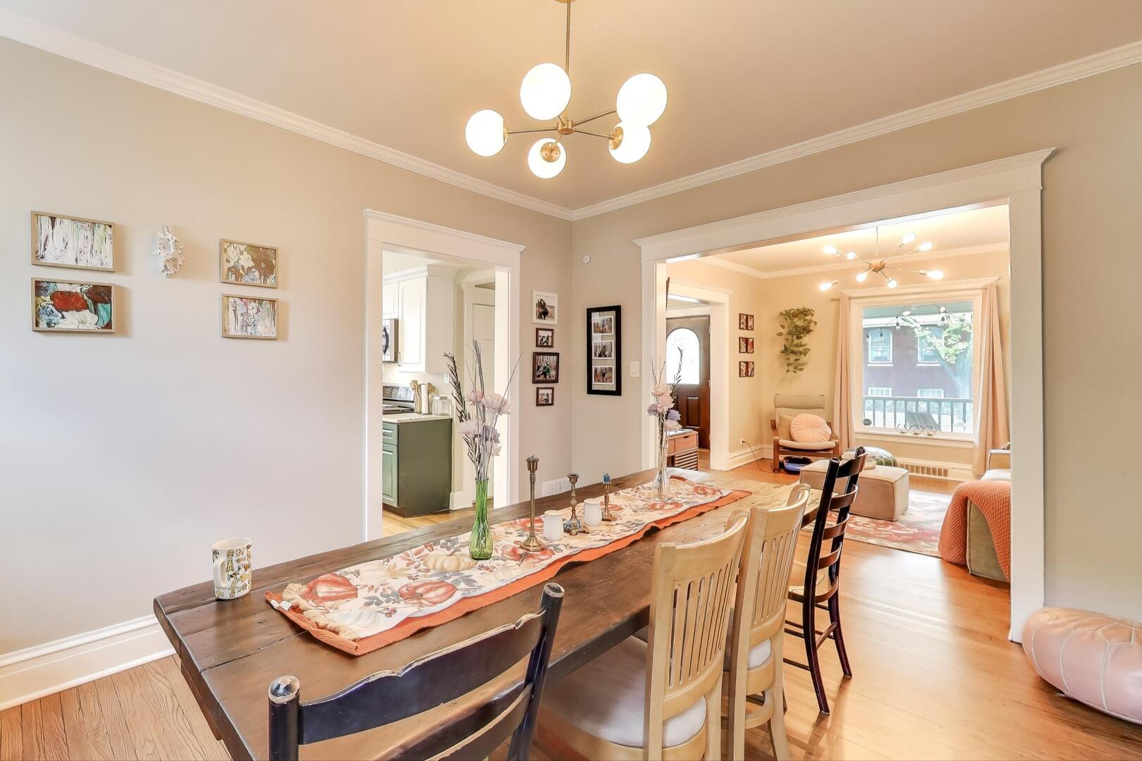 830 N Austin Boulevard