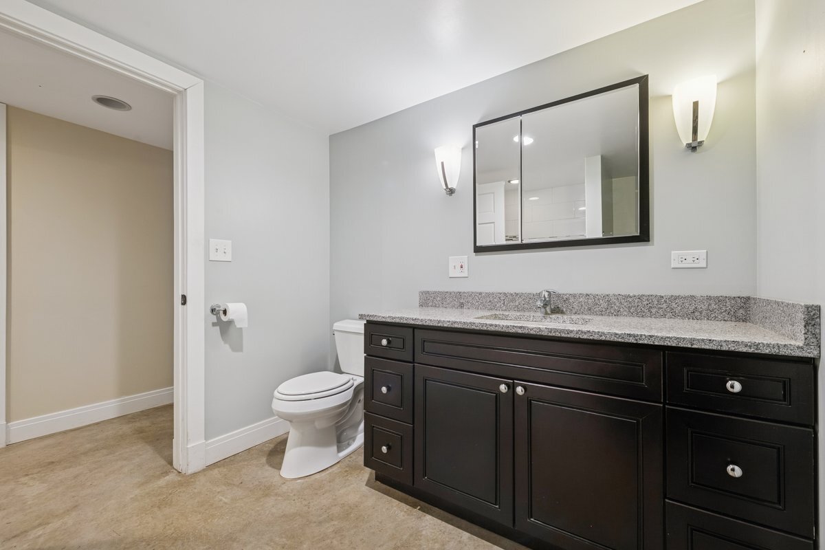 1122 S Oak Park Avenue