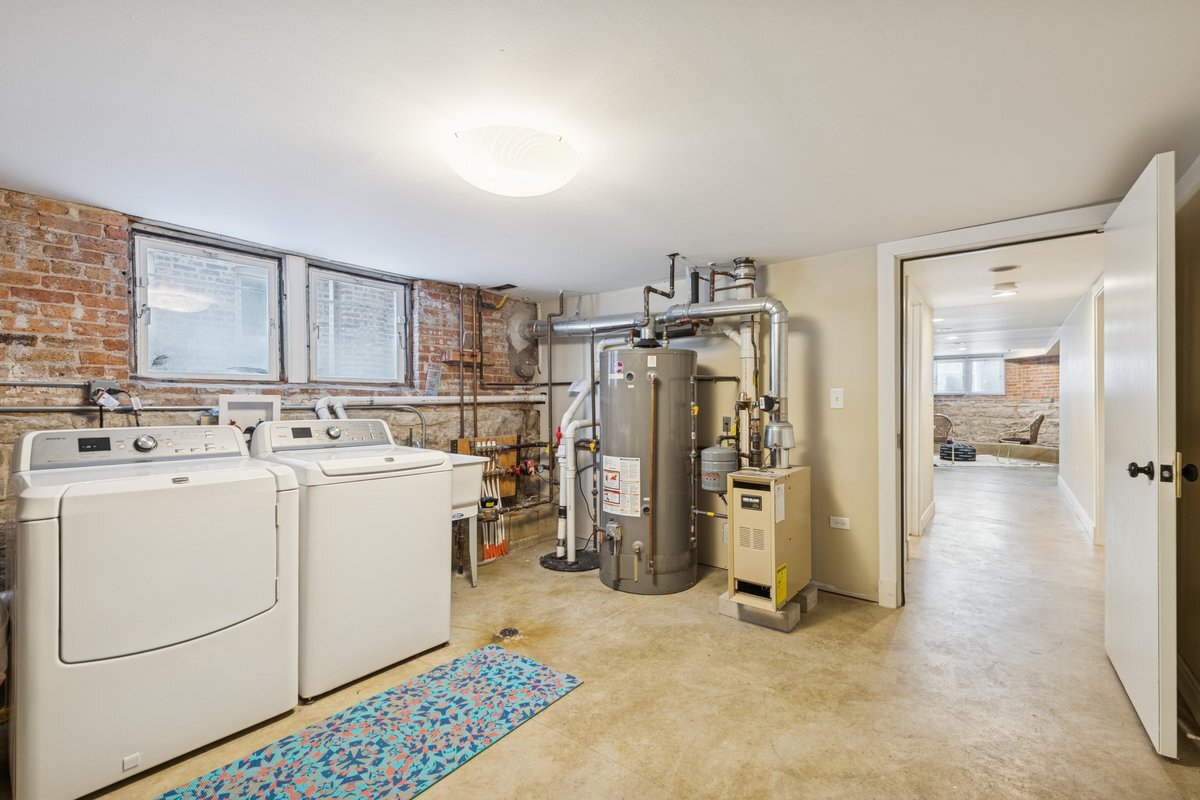 1122 S Oak Park Avenue