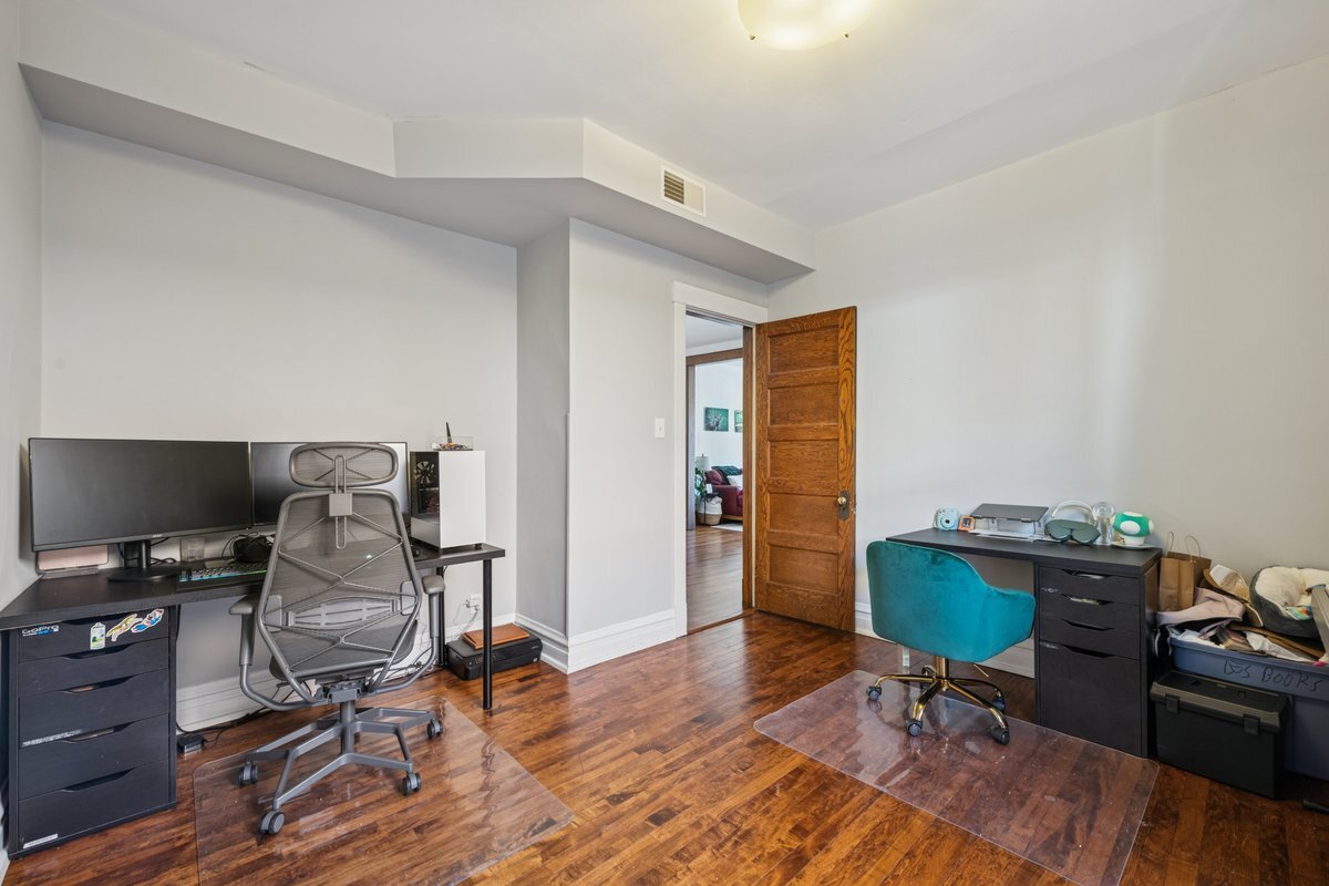 1122 S Oak Park Avenue