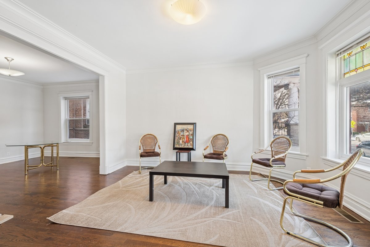 1122 S Oak Park Avenue