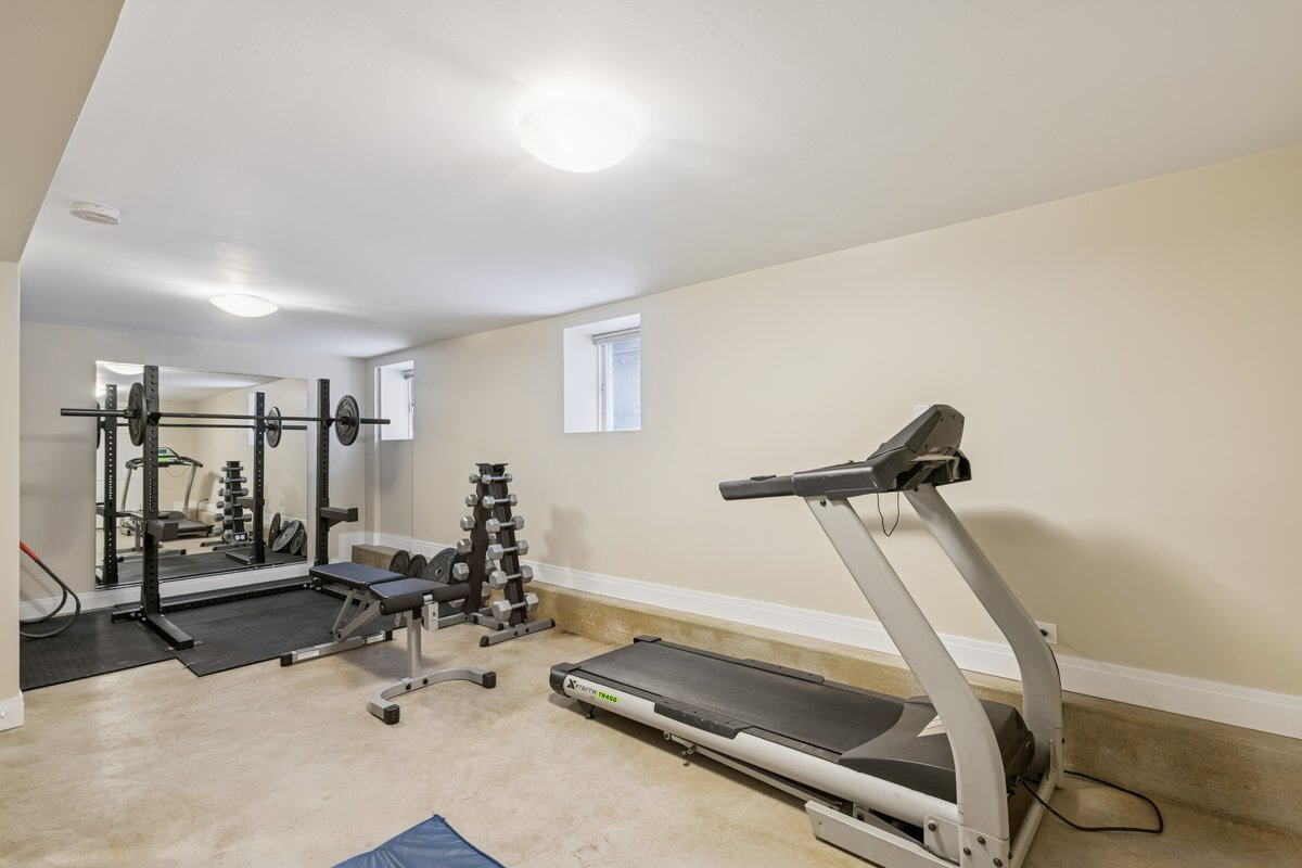 1122 S Oak Park Avenue