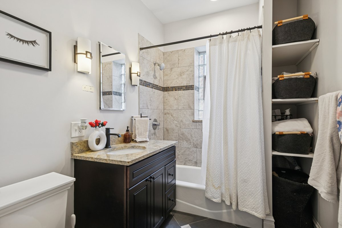 1122 S Oak Park Avenue