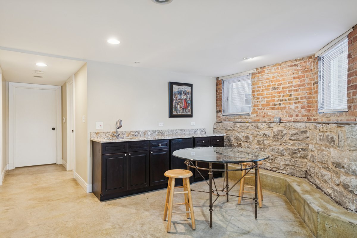 1122 S Oak Park Avenue