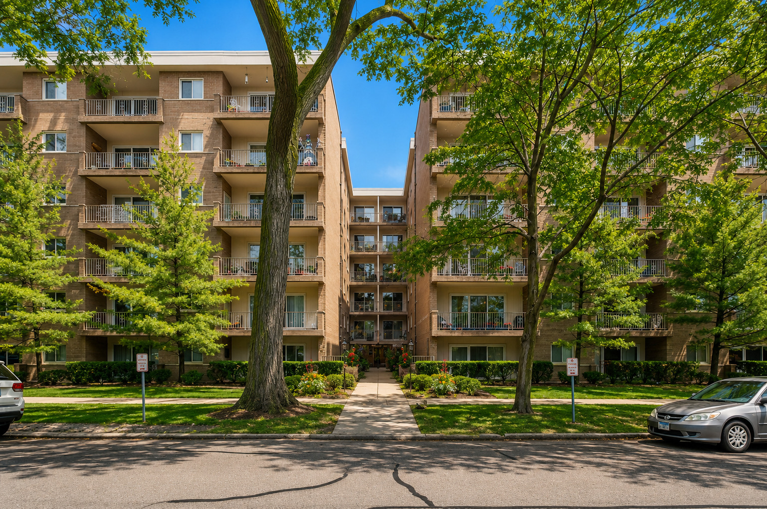 411 Ashland Avenue Unit: 1A