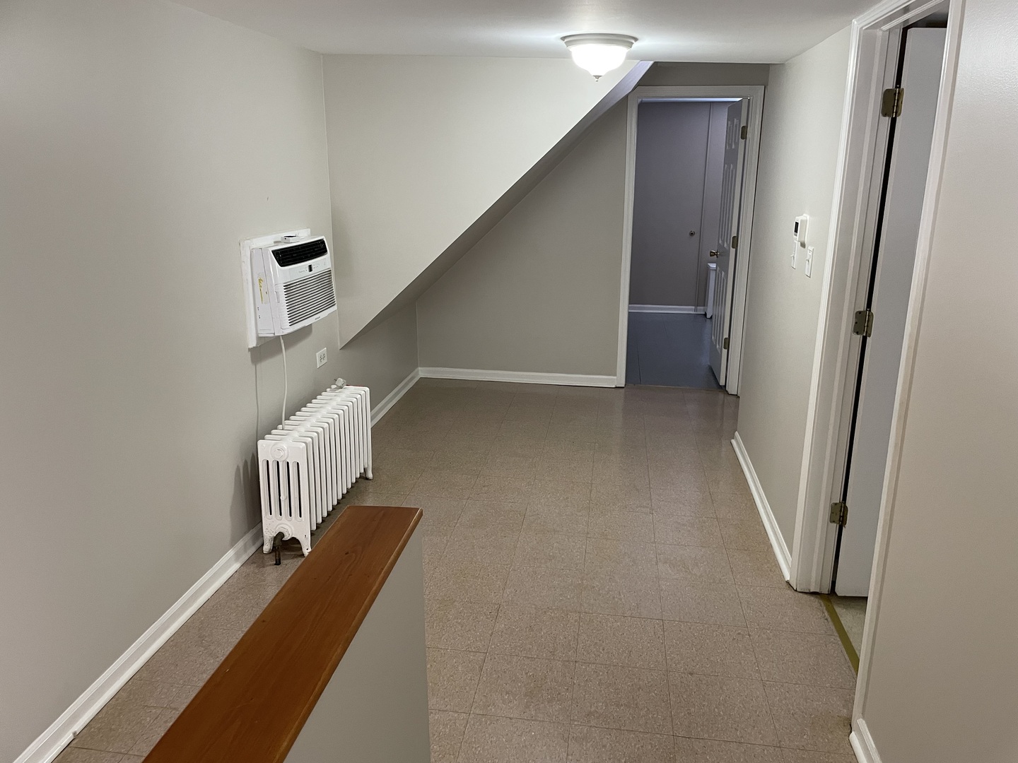 714 Broadway Avenue Unit: REAR