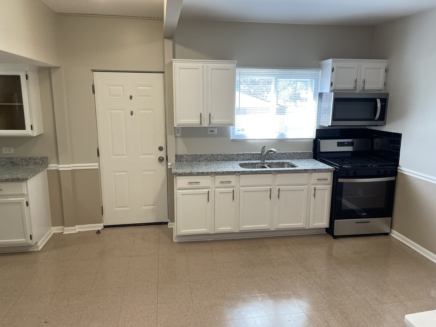 714 Broadway Avenue Unit: REAR