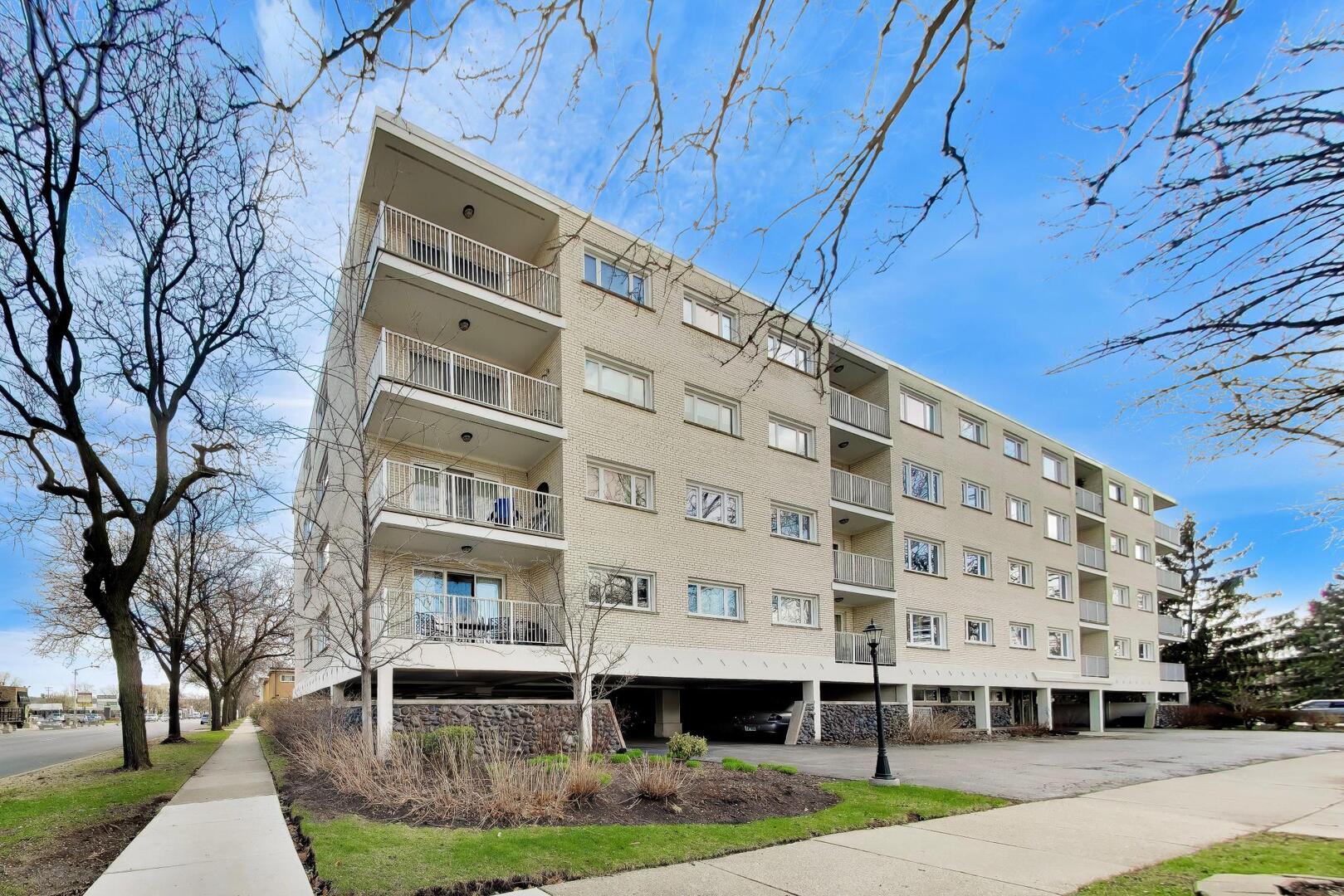 1535 Forest Avenue Unit: 402