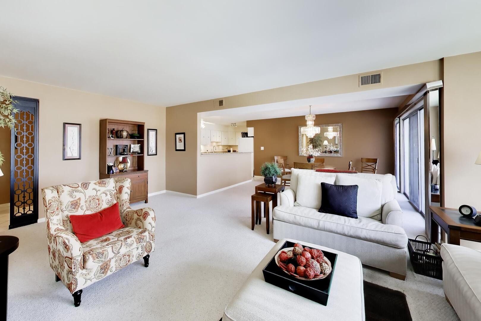 1535 Forest Avenue Unit: 402