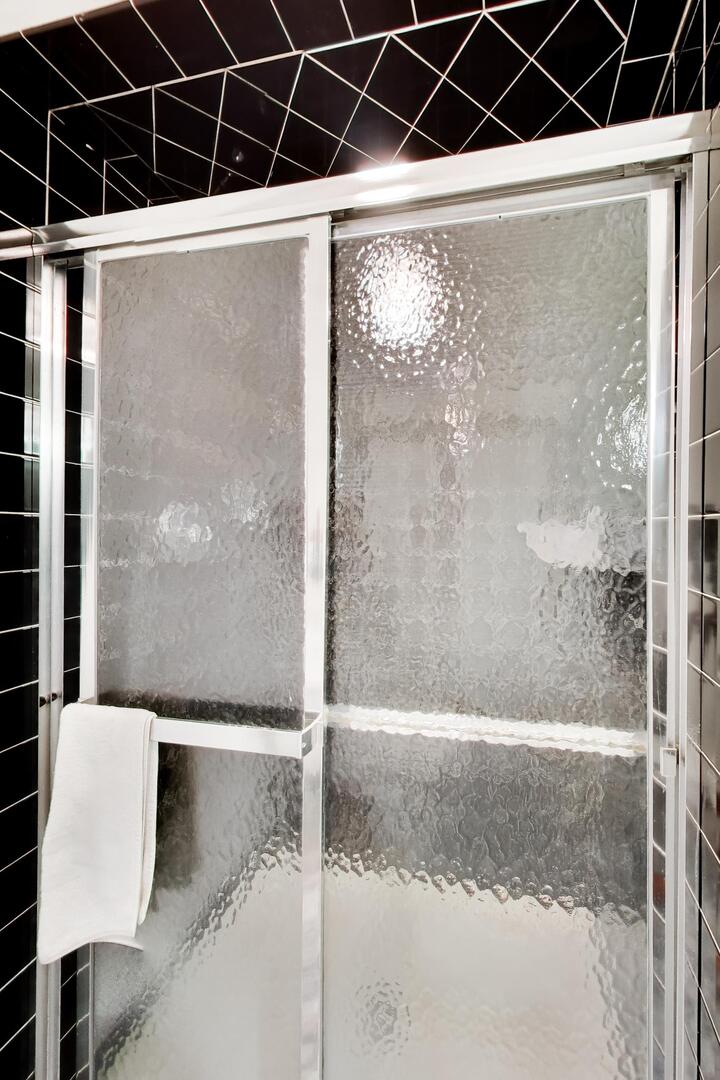 1535 Forest Avenue Unit: 402