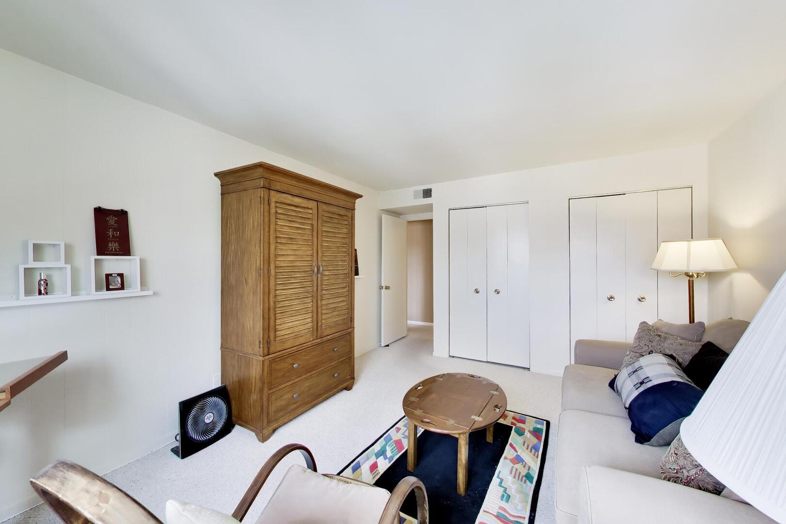 1535 Forest Avenue Unit: 402