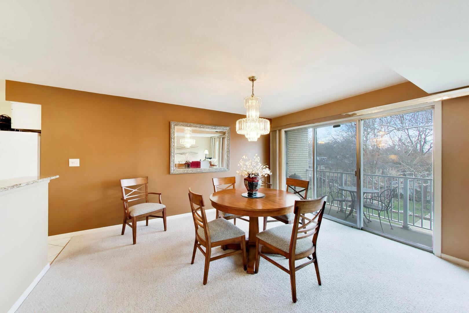 1535 Forest Avenue Unit: 402