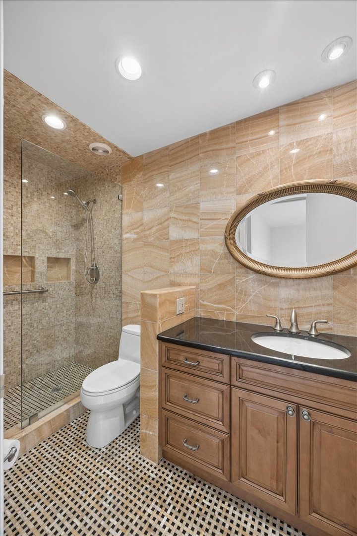 424 Park Avenue Unit: 501