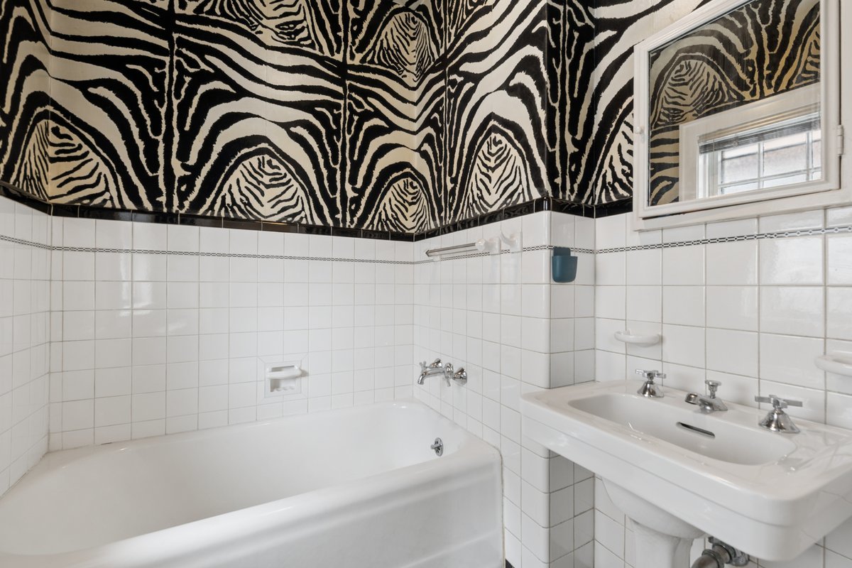 1111 Woodbine Avenue