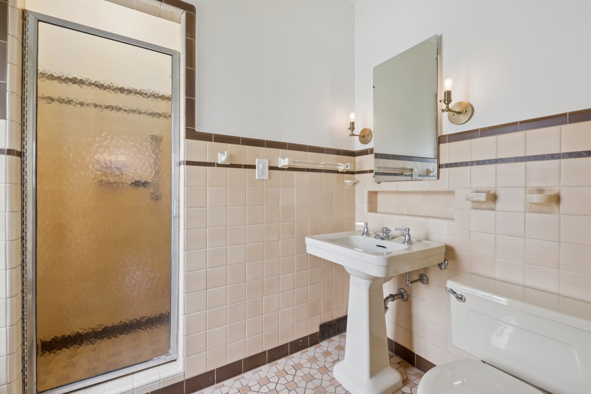 1111 Woodbine Avenue