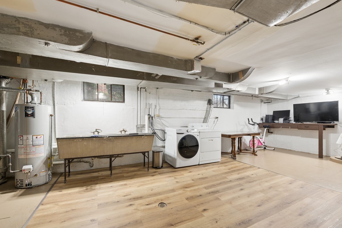 1111 Woodbine Avenue