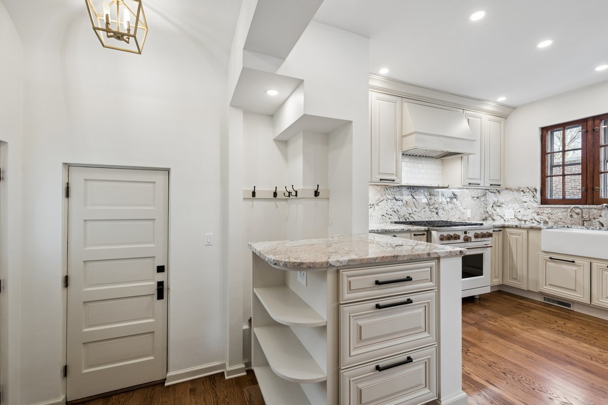 1111 Woodbine Avenue