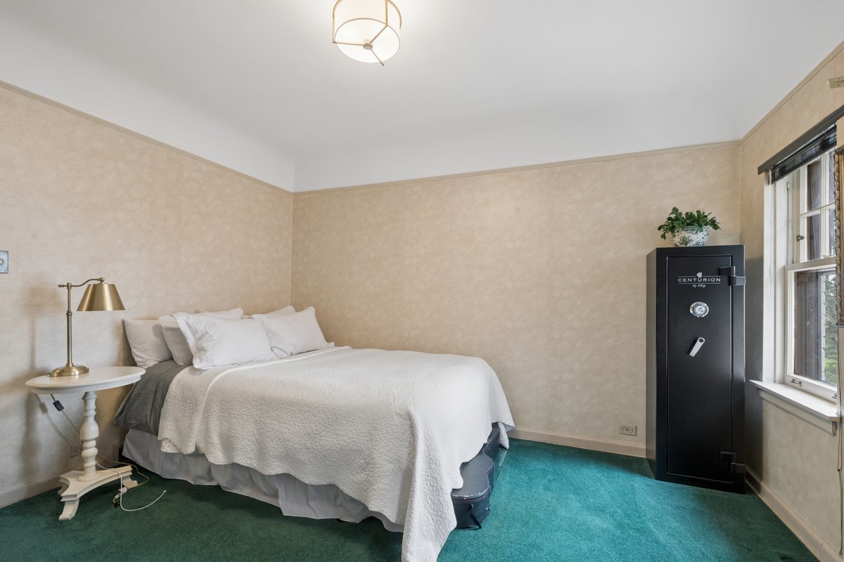 1111 Woodbine Avenue