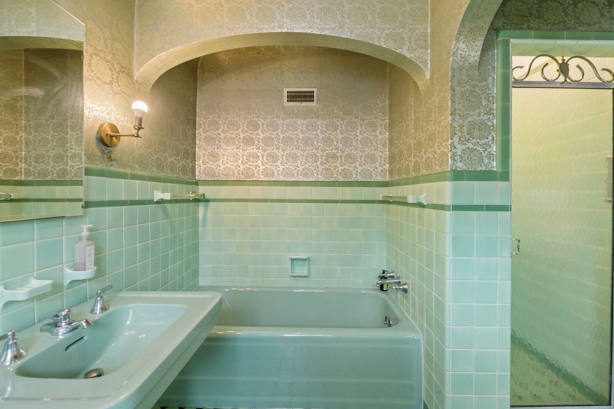 1111 Woodbine Avenue