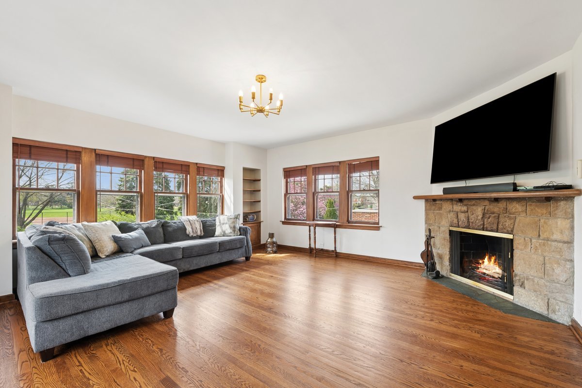 1111 Woodbine Avenue