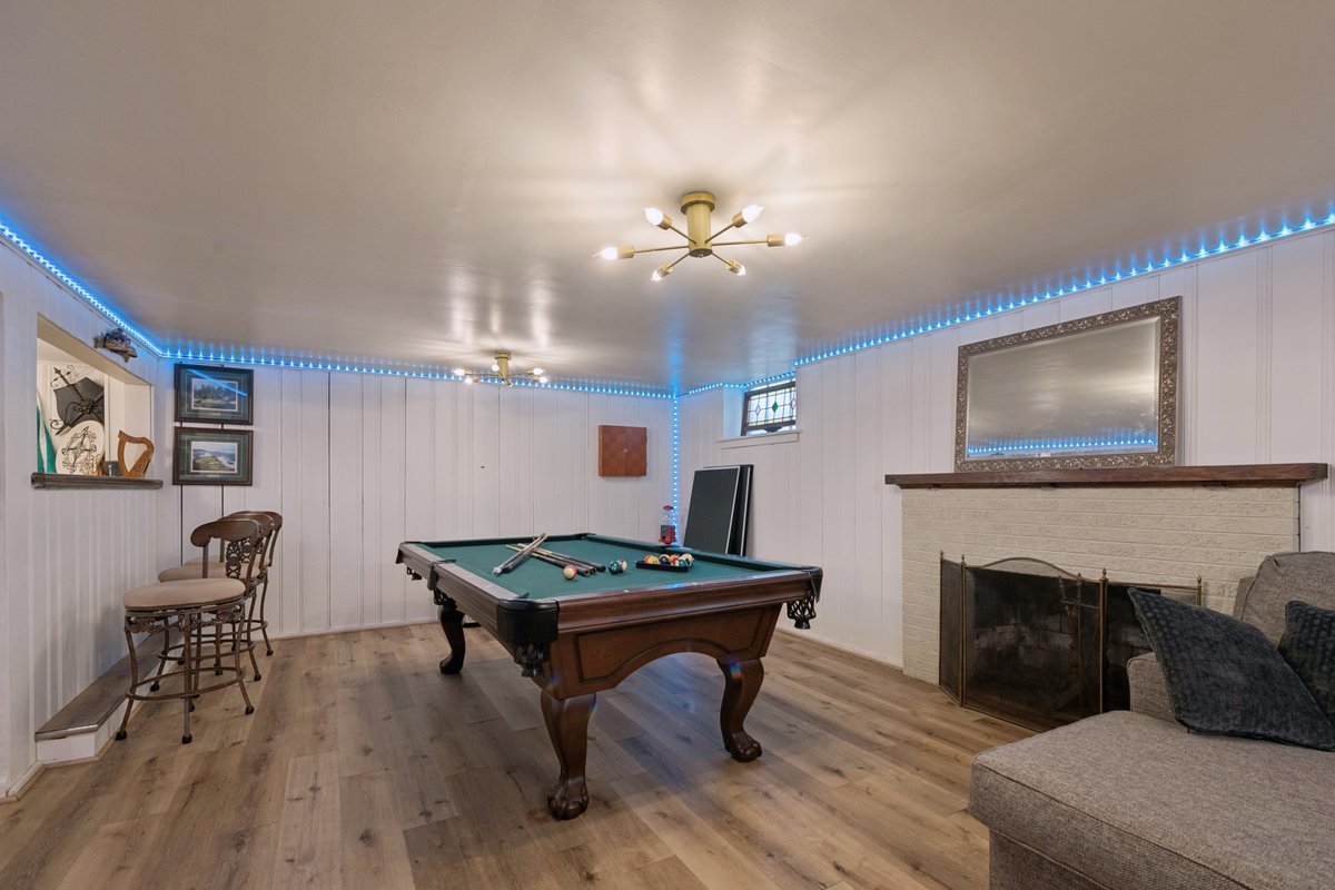 1111 Woodbine Avenue