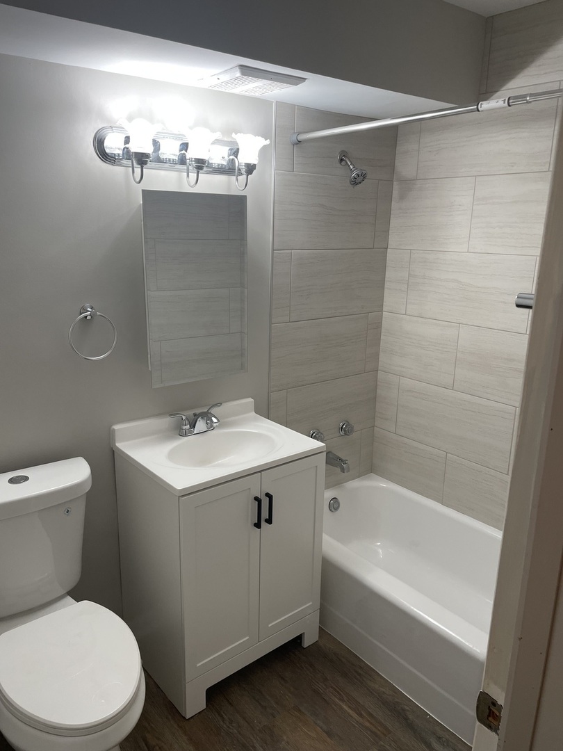 109 S Elmwood Avenue Unit: 9