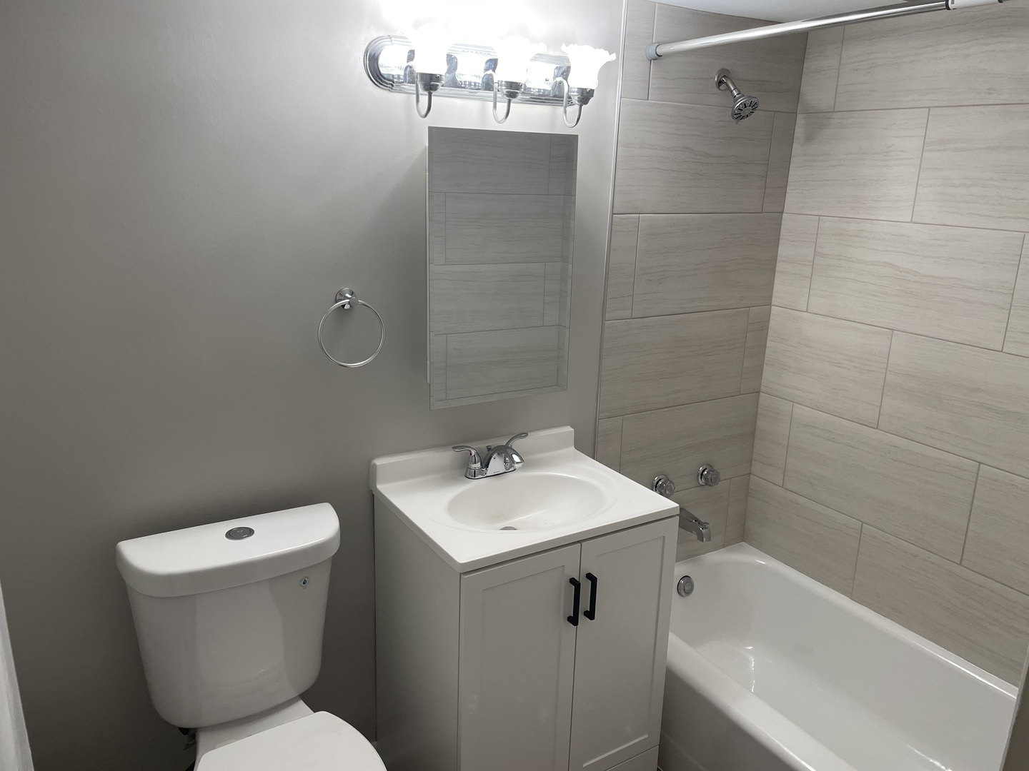 109 S Elmwood Avenue Unit: 9