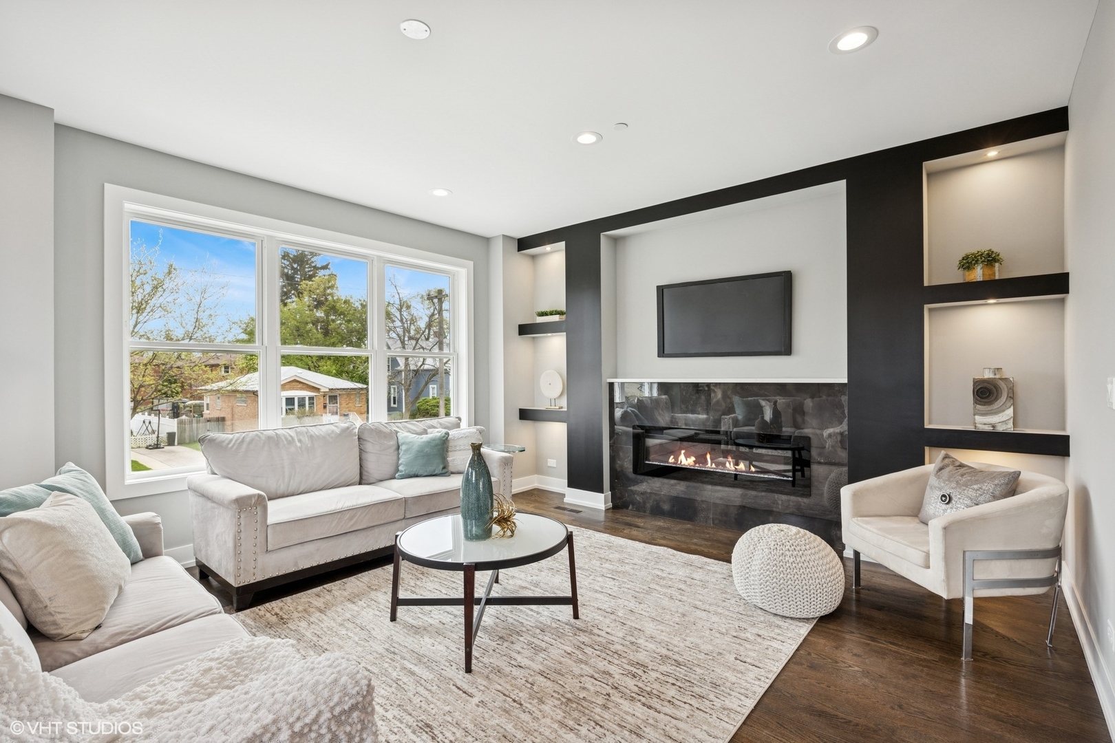 2807 Auxplaines Street