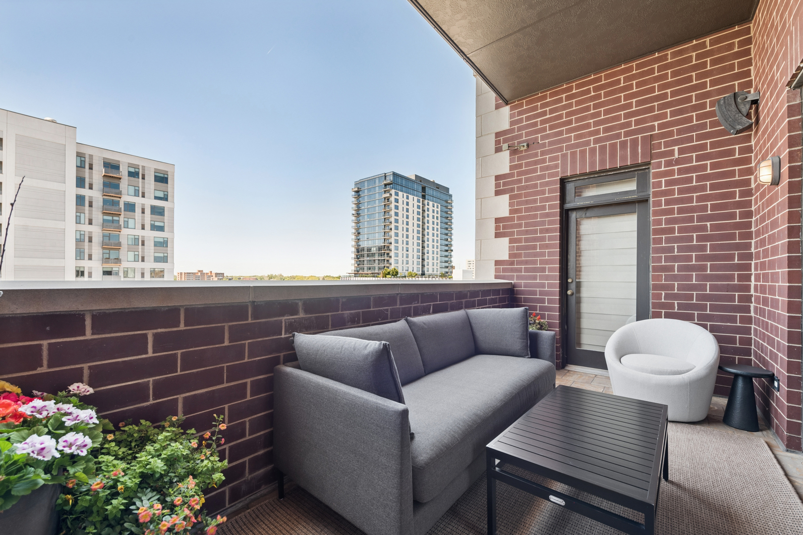 110 S Marion Street Unit: 606