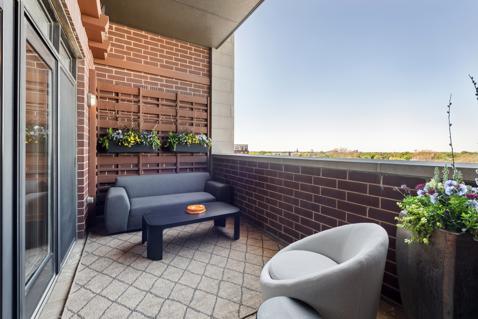 110 S Marion Street Unit: 606