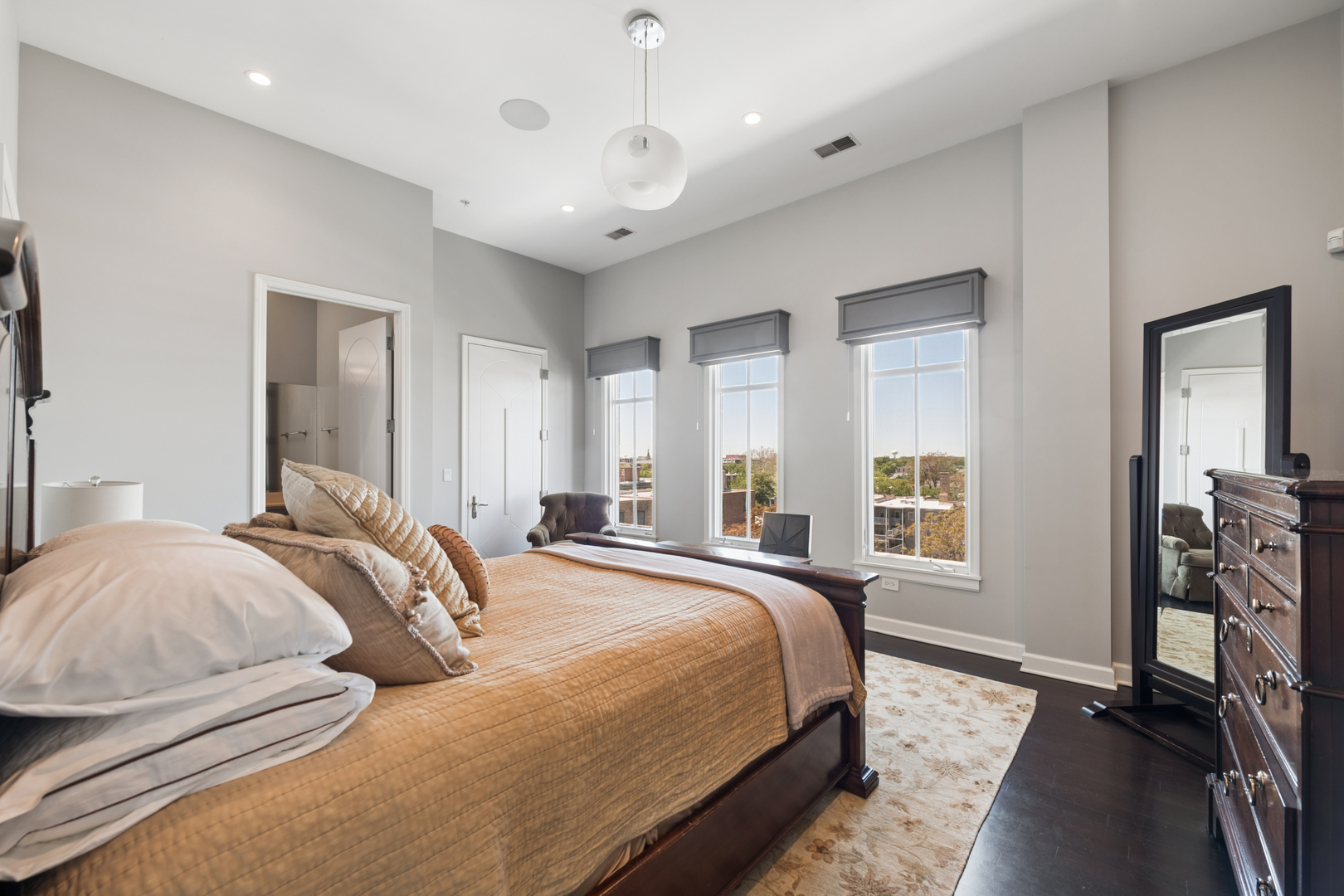 110 S Marion Street Unit: 606