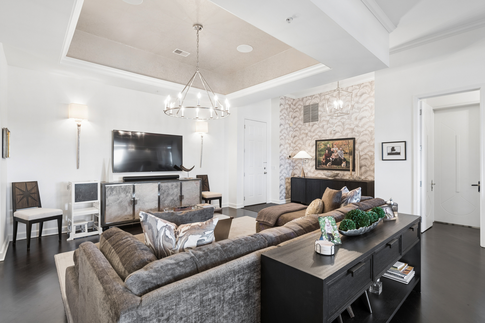 110 S Marion Street Unit: 606
