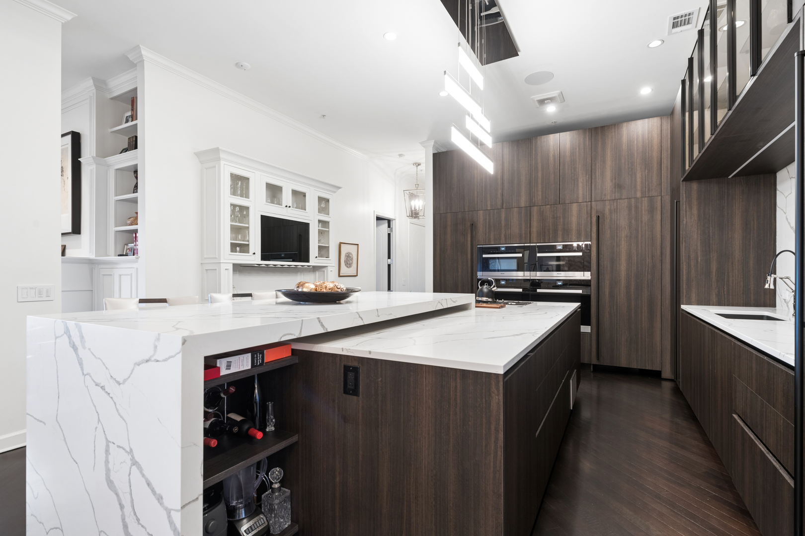 110 S Marion Street Unit: 606