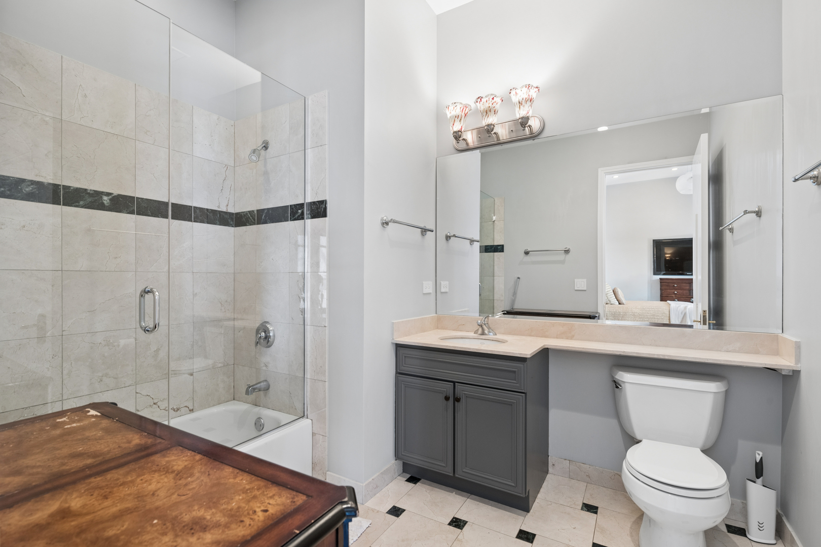 110 S Marion Street Unit: 606