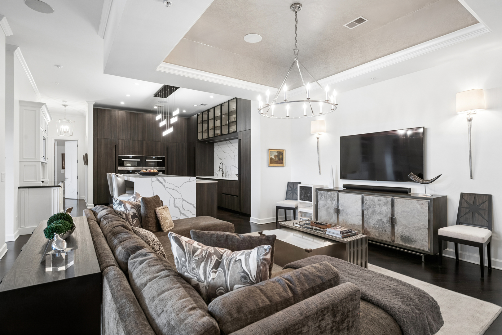 110 S Marion Street Unit: 606