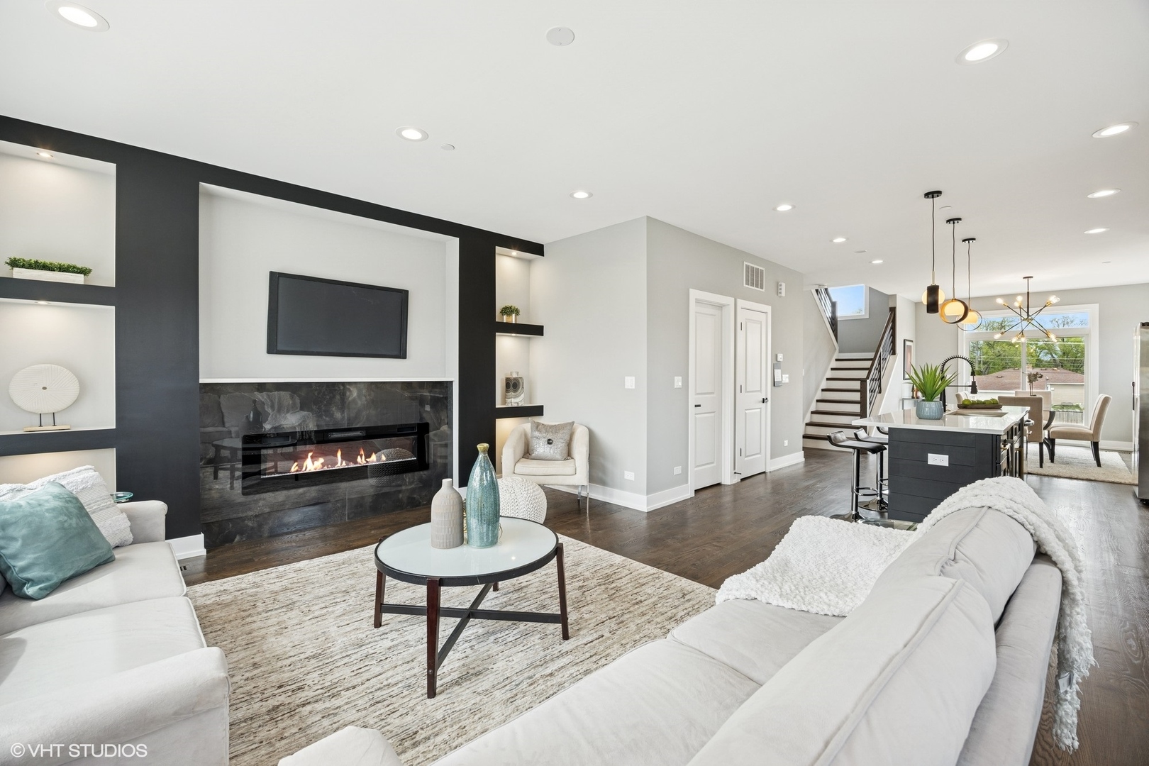 2811 Auxplaines Street