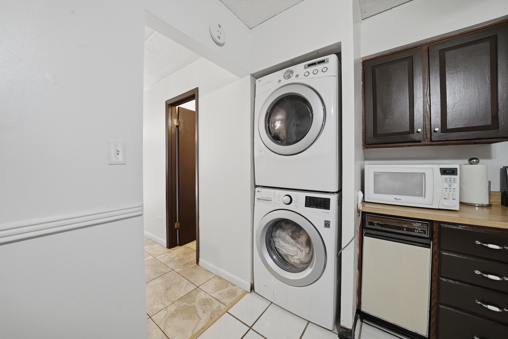 966 N Rohlwing Road Unit: GA