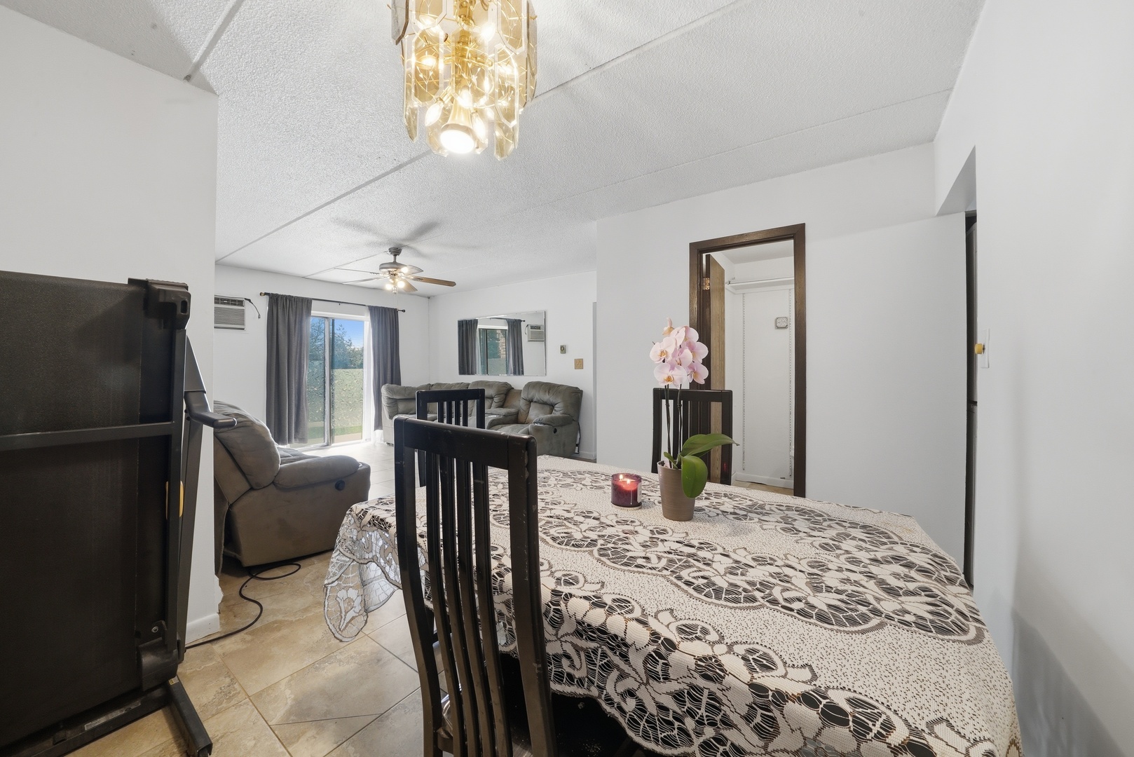 966 N Rohlwing Road Unit: GA