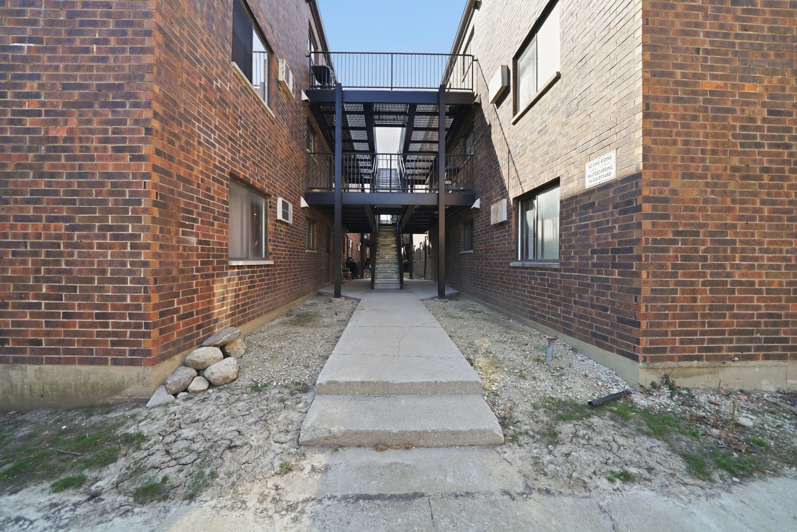 966 N Rohlwing Road Unit: GA