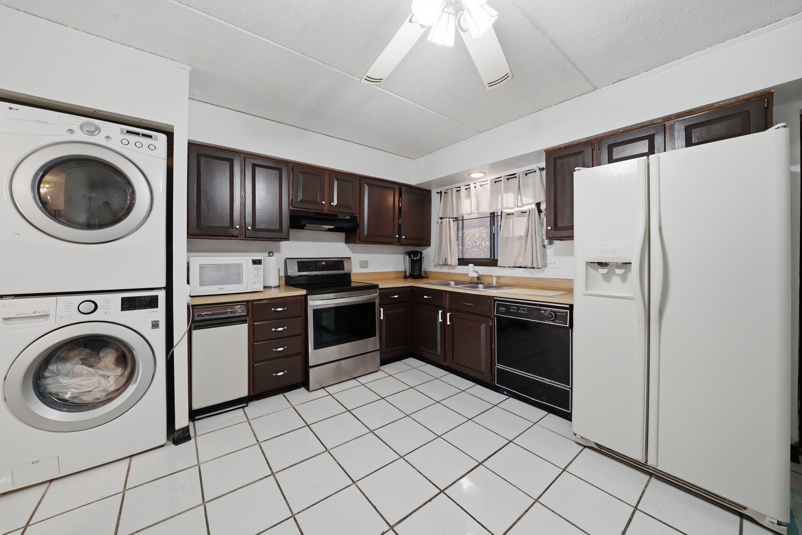 966 N Rohlwing Road Unit: GA