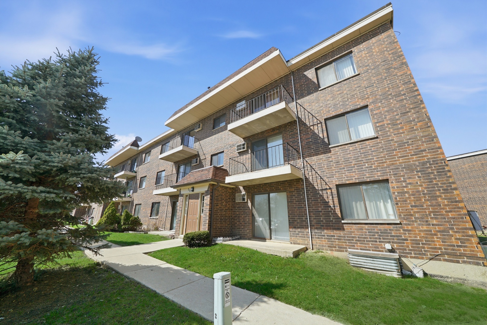 966 N Rohlwing Road Unit: GA